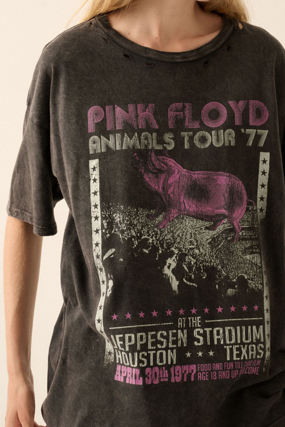 Pink Floyd Animals Tour '77 Distressed Graphic Tee